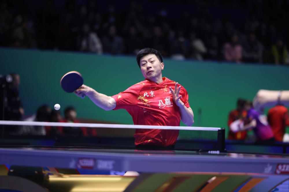 教滑雪也安排上了？还有什么是蔚来驾享小哥不会的吗！